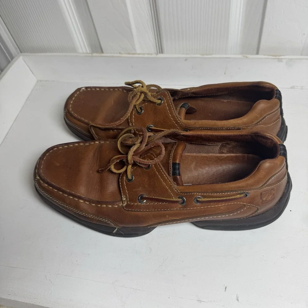 Sperry preowned please